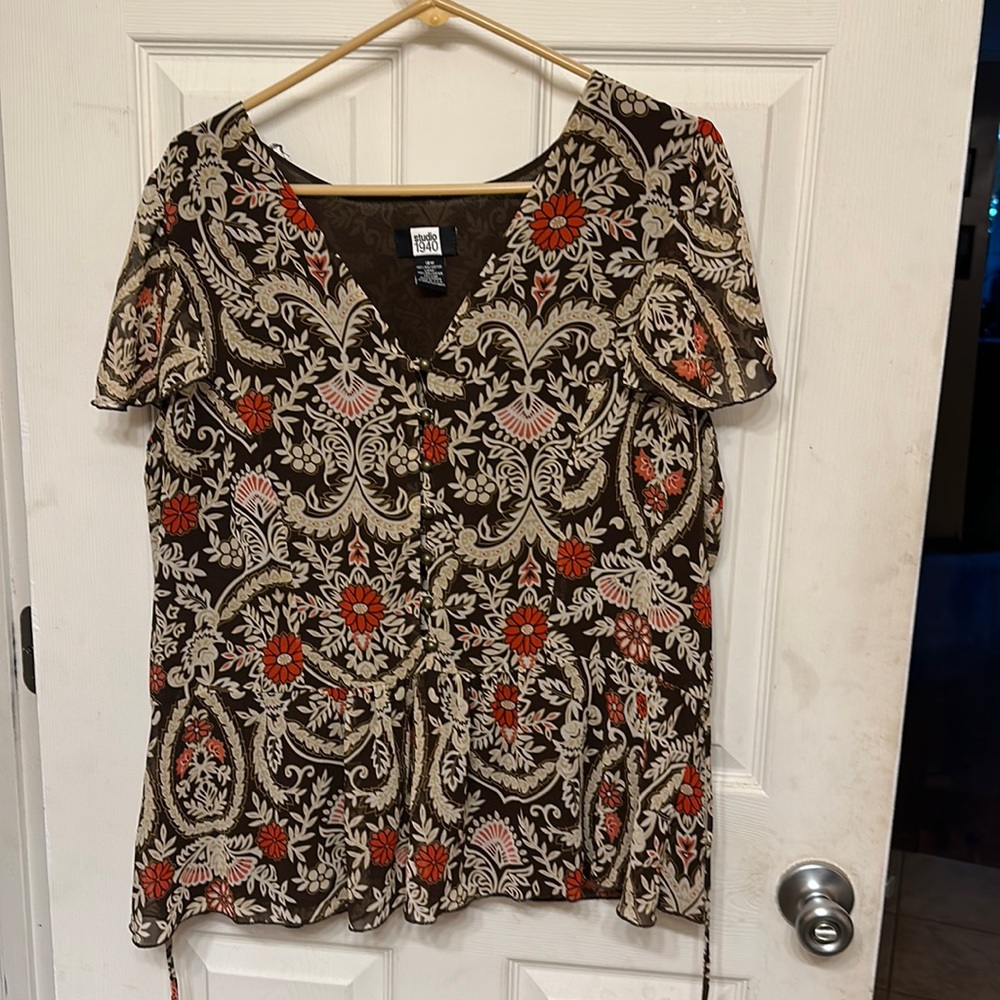 Sheer lined woman’s top